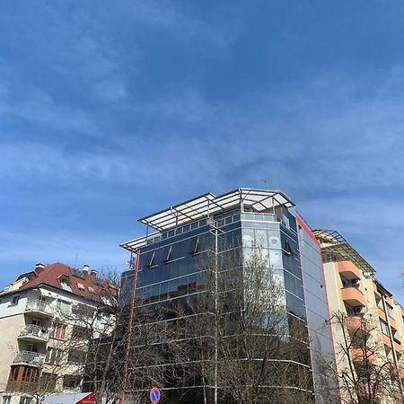 Lilia 3 Self-Check In Apartment With Hot Water Despite Prevention In The Neighborhood, Food And Drink Shop Open Until 10 Pm And Free Parking Area Next Ot 24 Hours Food And Drink Shop And Free Parking Area Sofia Luaran gambar