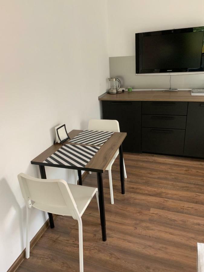 Lilia 3 Self-Check In Apartment With Hot Water Despite Prevention In The Neighborhood, Food And Drink Shop Open Until 10 Pm And Free Parking Area Next Ot 24 Hours Food And Drink Shop And Free Parking Area Sofia Luaran gambar
