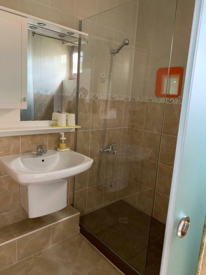 Lilia 3 Self-Check In Apartment With Hot Water Despite Prevention In The Neighborhood, Food And Drink Shop Open Until 10 Pm And Free Parking Area Next Ot 24 Hours Food And Drink Shop And Free Parking Area Sofia Luaran gambar