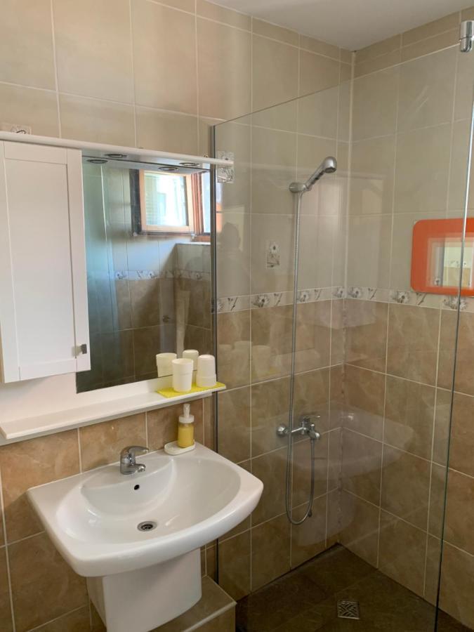 Lilia 3 Self-Check In Apartment With Hot Water Despite Prevention In The Neighborhood, Food And Drink Shop Open Until 10 Pm And Free Parking Area Next Ot 24 Hours Food And Drink Shop And Free Parking Area Sofia Luaran gambar